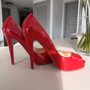 CHRISTIAN LOUBOUTIN Very Prive Patent Red Sole Pumps Red 38.5 - Authentic